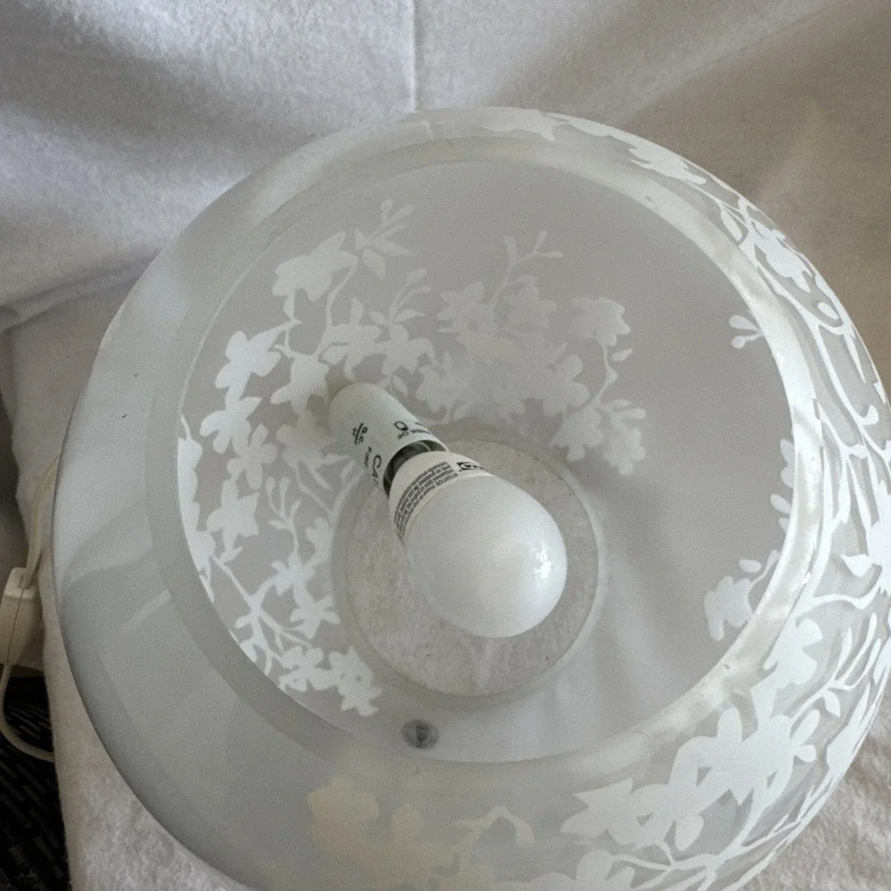 IKEA Knubbic Table Lamp White Frosted Glass Cherry Blossom Design 9